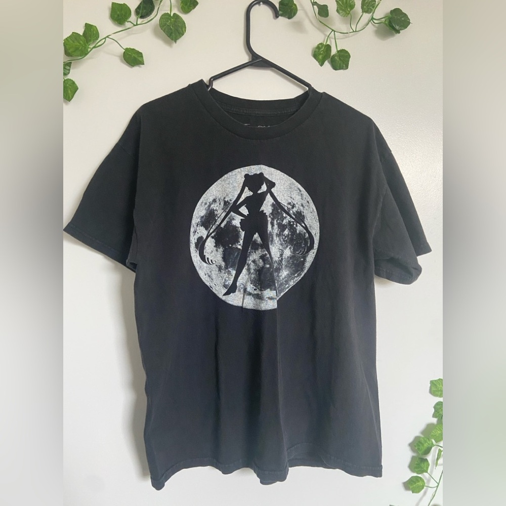 Sailor Moon Silhouette Graphic T-Shirt Vintage Wash Black 90s Retro Anime Kawaii